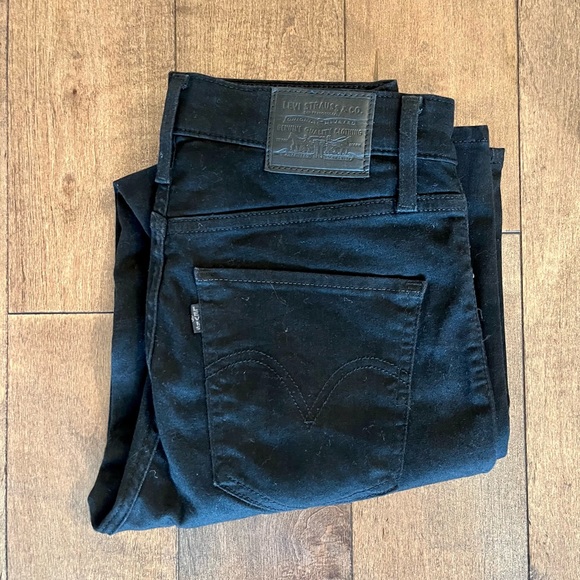 Levi’s High Rise Skinny Jeans - Picture 2 of 4